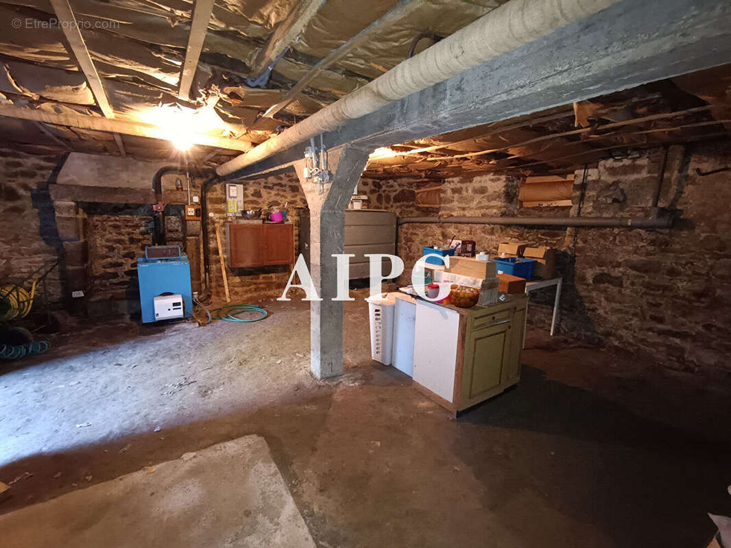 Maison à SAINT-NICOLAS-DU-PELEM