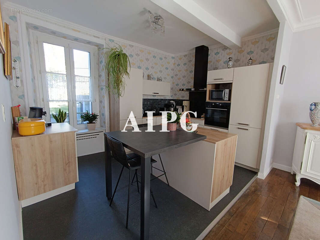 Maison à SAINT-NICOLAS-DU-PELEM