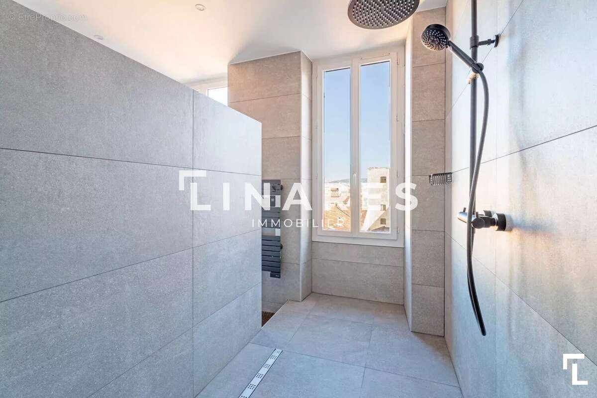 Appartement à MARSEILLE-6E