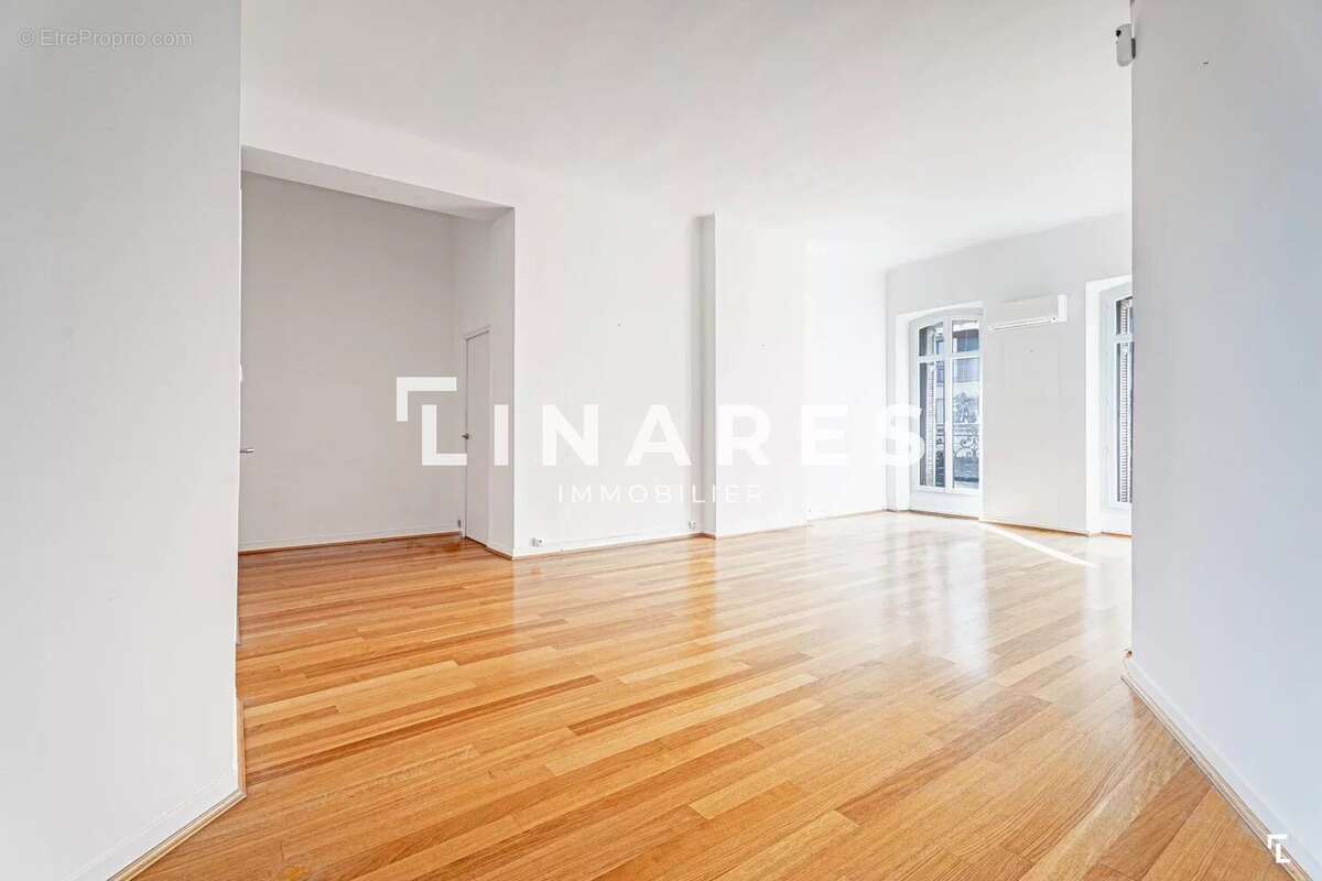 Appartement à MARSEILLE-6E