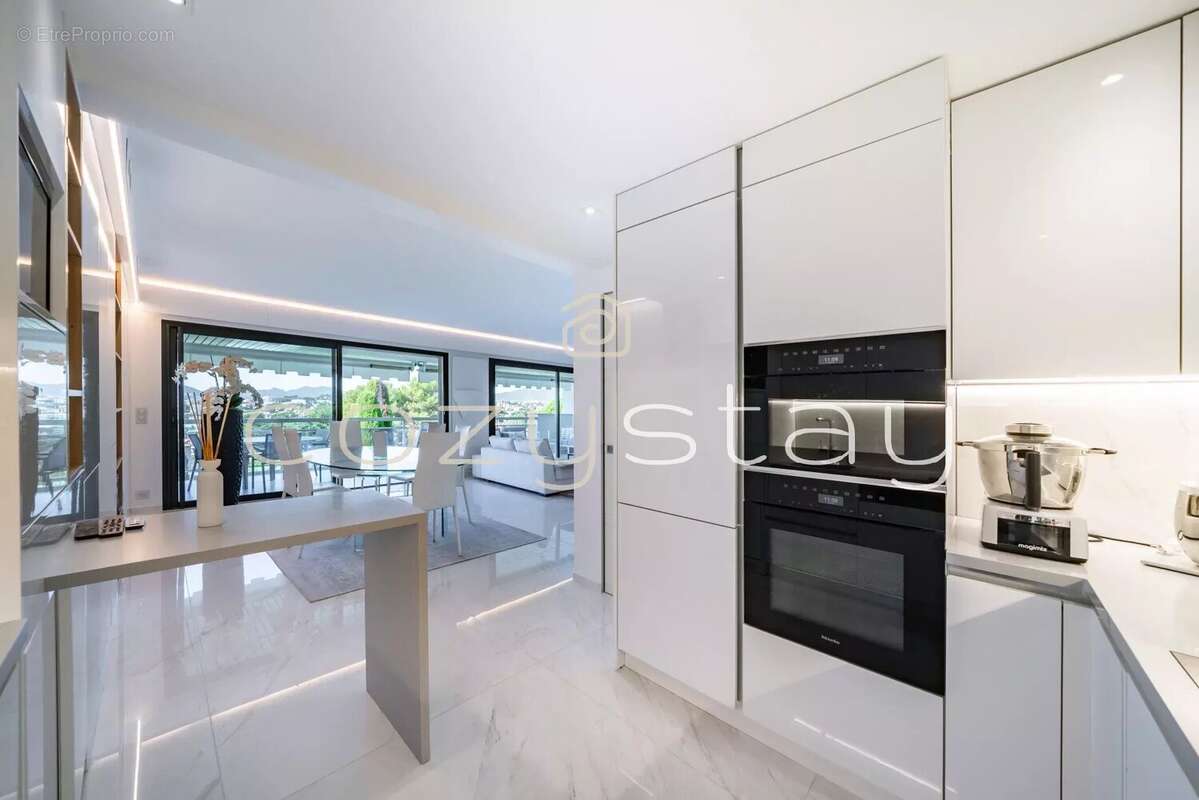 Appartement à LE CANNET