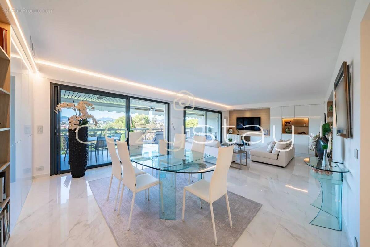 Appartement à LE CANNET