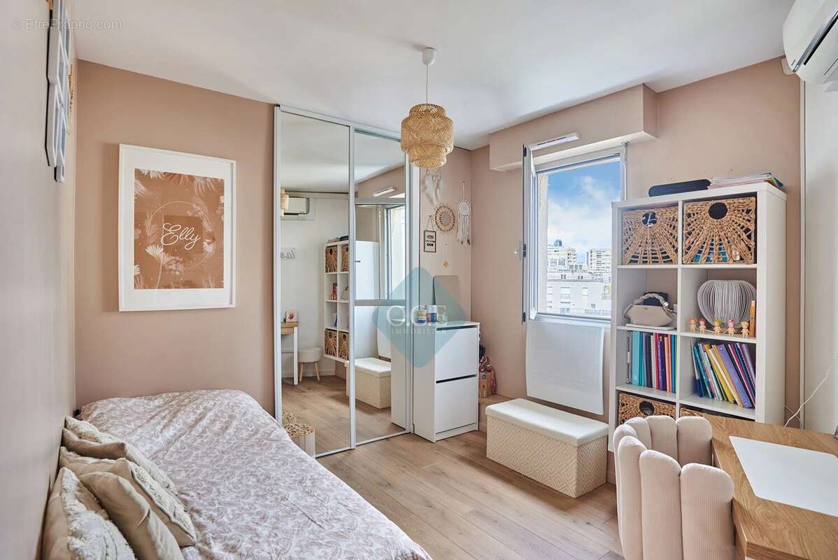 Appartement à SURESNES