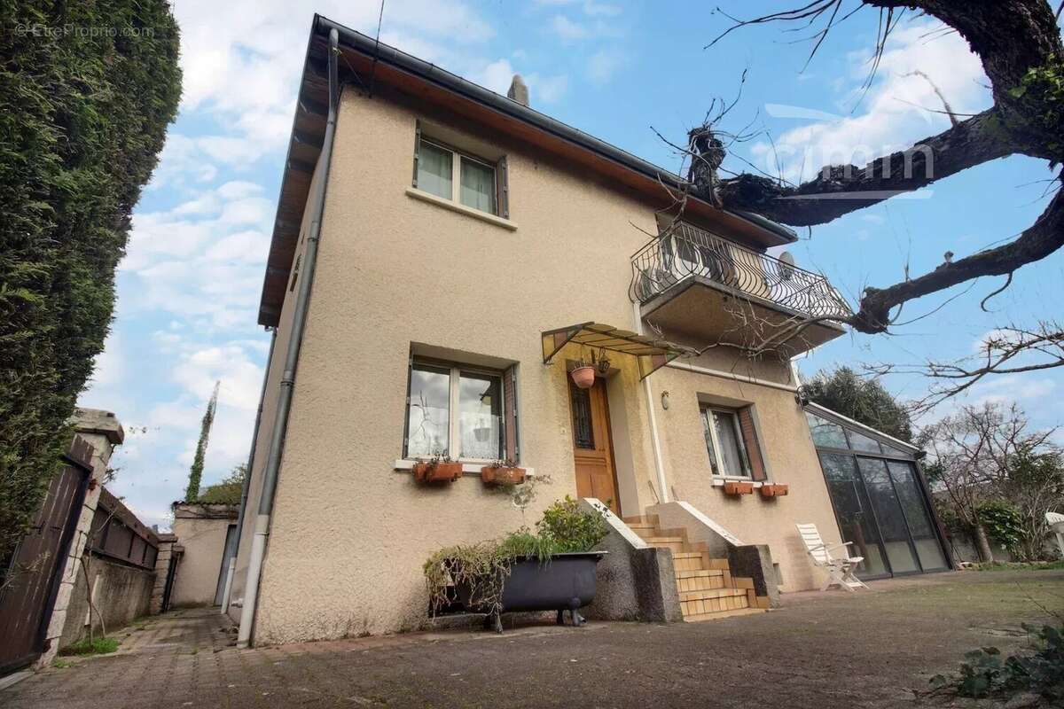 Maison à LE PEAGE-DE-ROUSSILLON