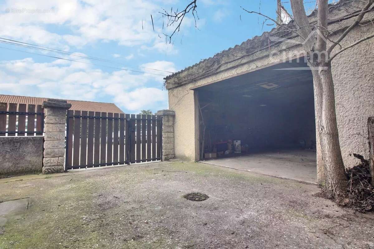 Maison à LE PEAGE-DE-ROUSSILLON