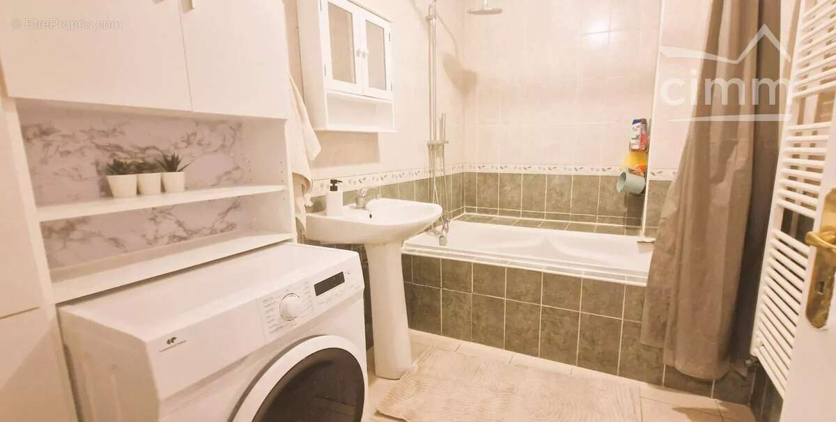 Appartement à LA TOUR-DU-PIN