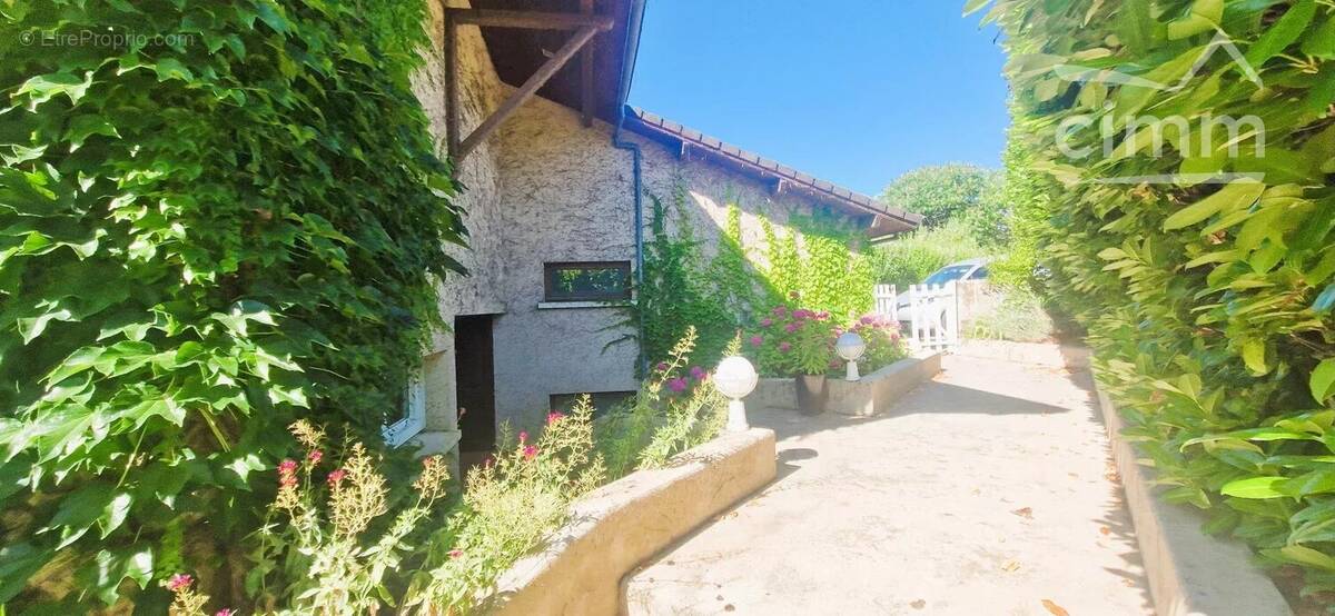 Maison à LA VERPILLIERE