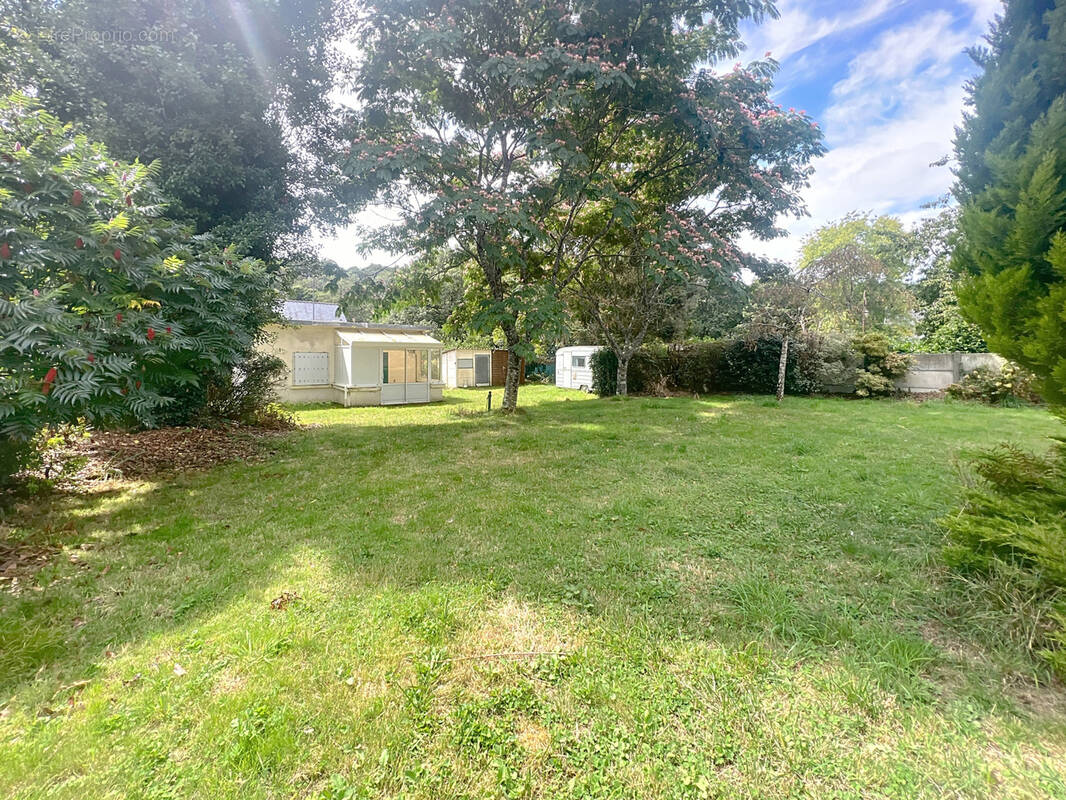 Terrain à LA VRAIE-CROIX