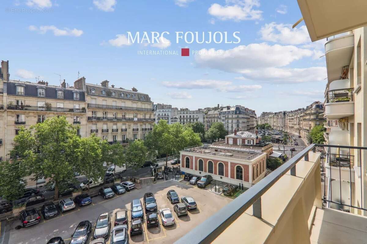 Appartement à PARIS-16E