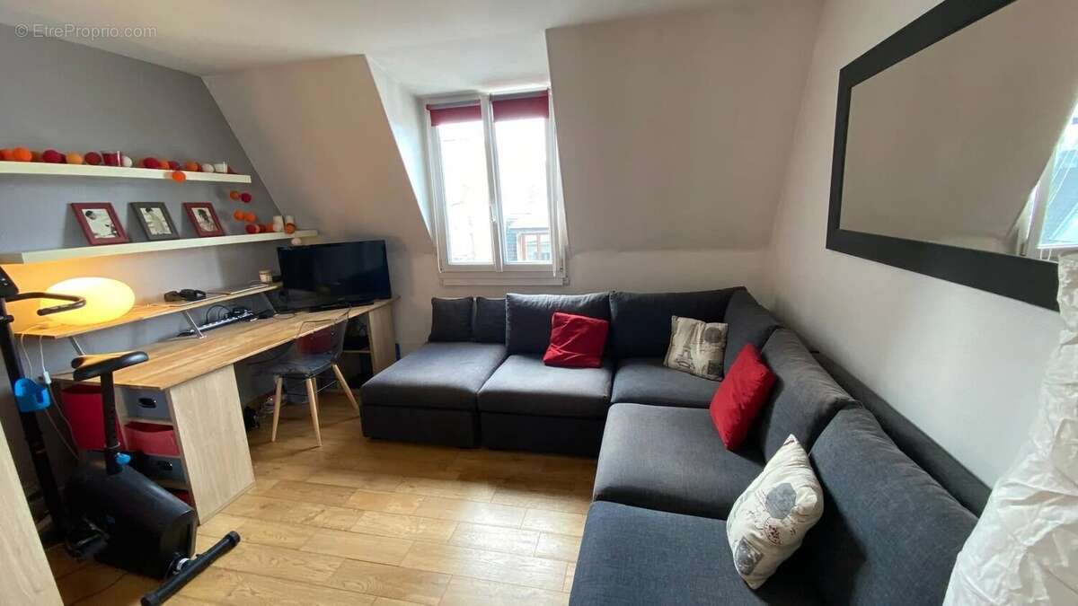 Appartement à PARIS-17E