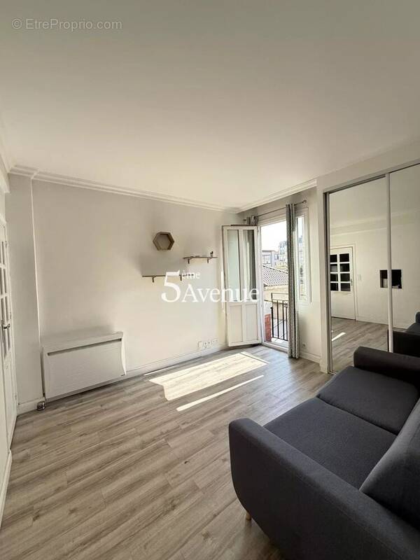 Appartement à CHARENTON-LE-PONT