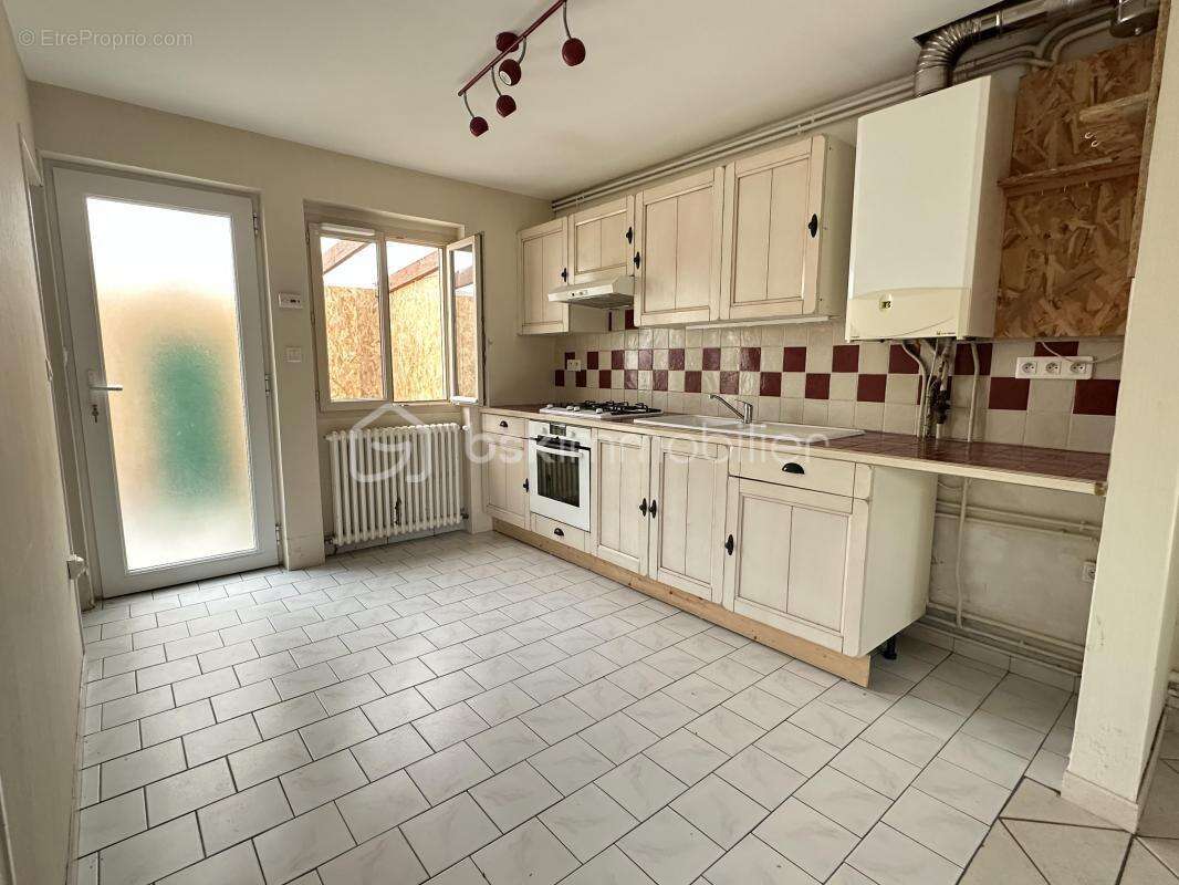 Maison à FLEURY-LES-AUBRAIS