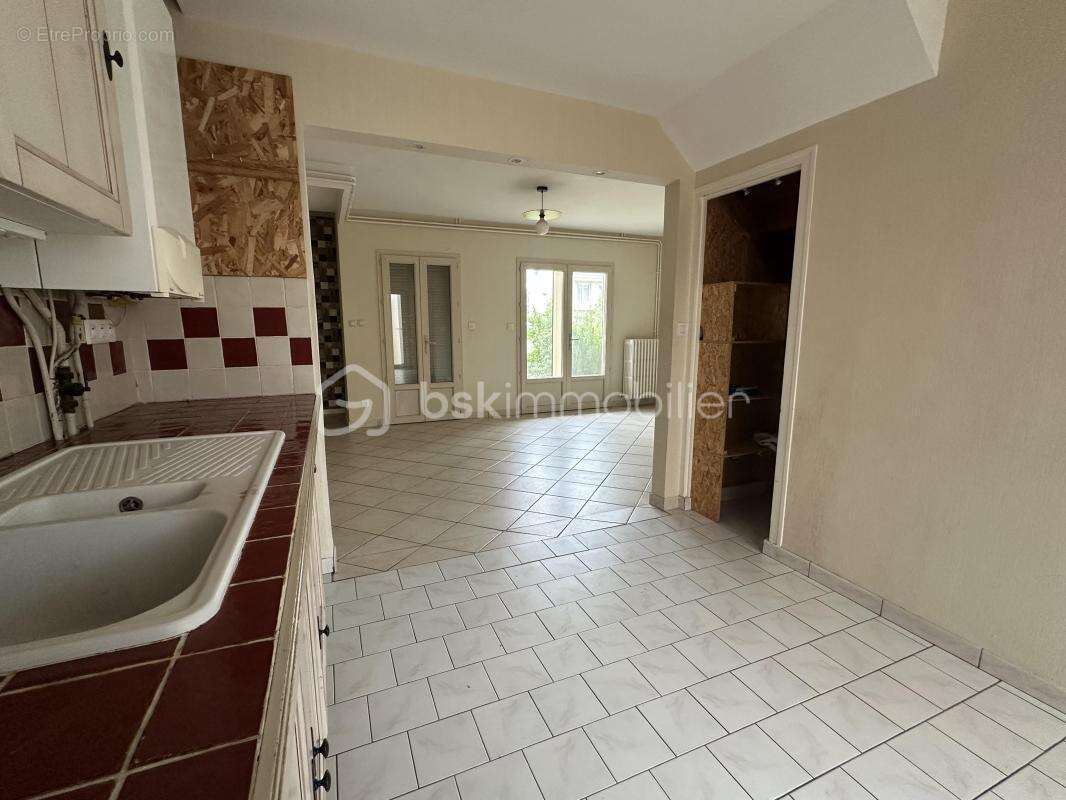 Maison à FLEURY-LES-AUBRAIS