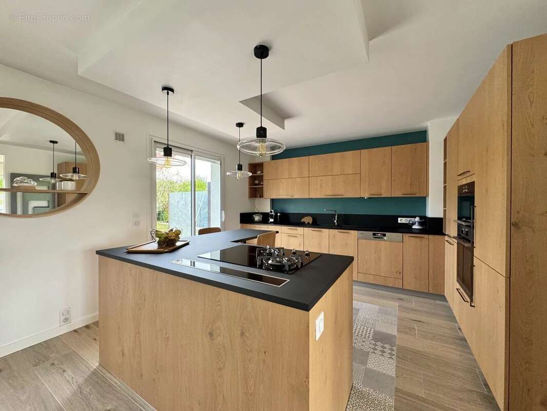 Maison à VERRIERES-LE-BUISSON