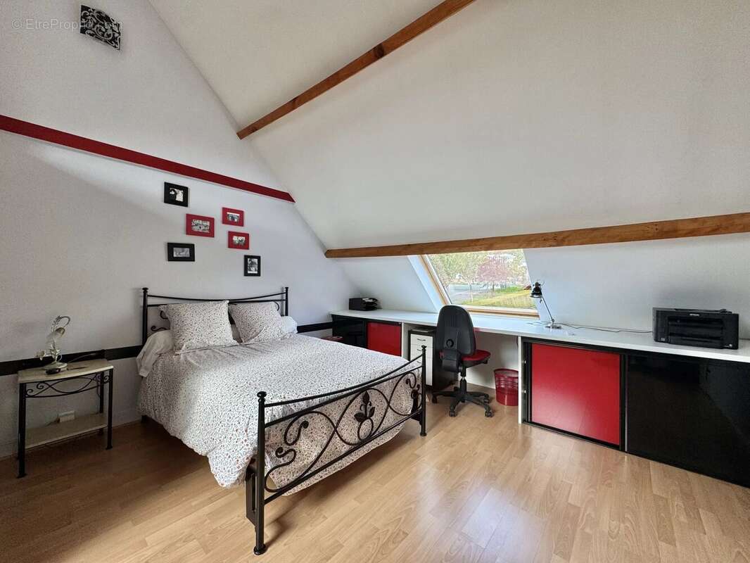 Maison à VERRIERES-LE-BUISSON