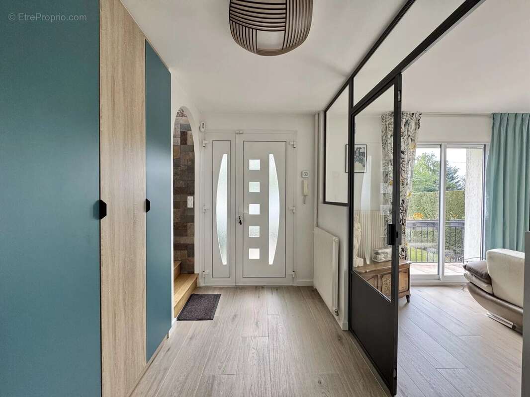 Maison à VERRIERES-LE-BUISSON