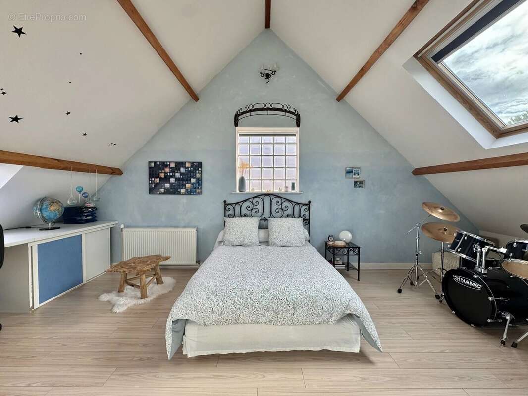 Maison à VERRIERES-LE-BUISSON