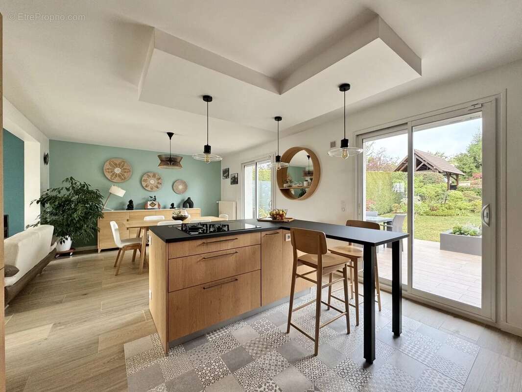 Maison à VERRIERES-LE-BUISSON