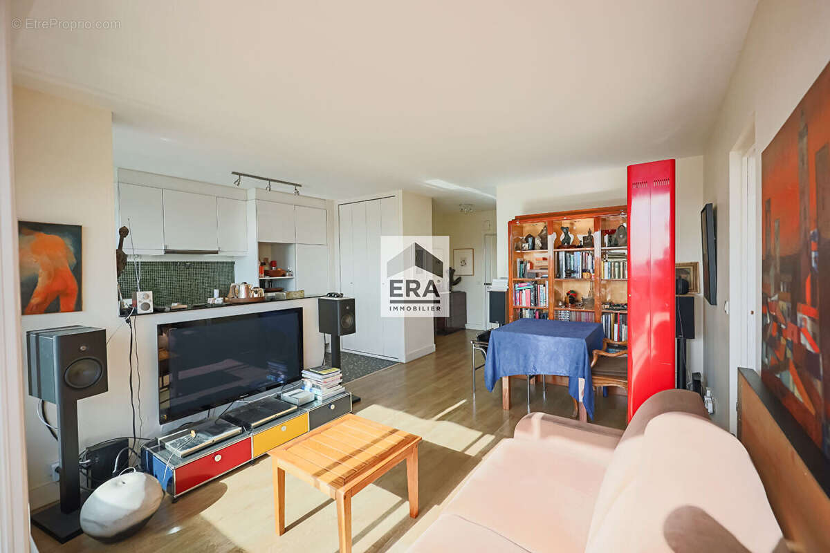 Appartement à PARIS-14E