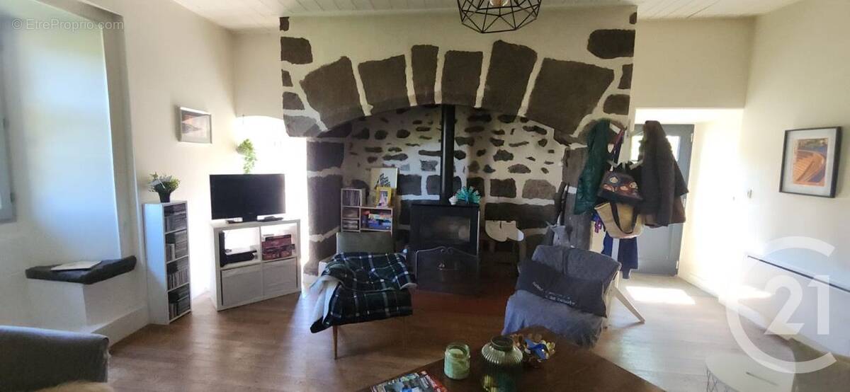 Maison à ANGLARDS-DE-SALERS