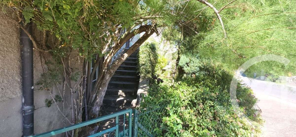 Maison à ANGLARDS-DE-SALERS