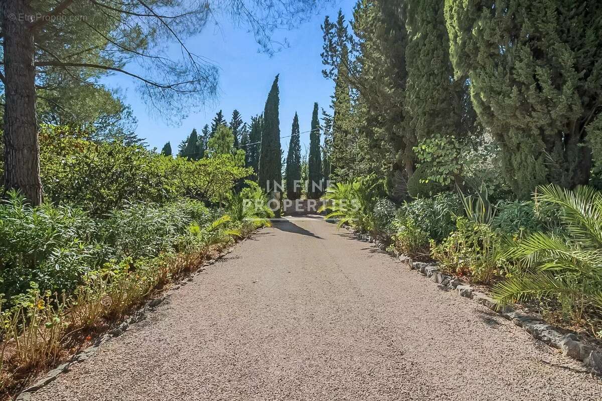 Maison à AURIBEAU-SUR-SIAGNE
