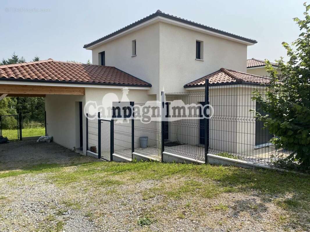 Maison à SAINT-SYMPHORIEN-DE-LAY