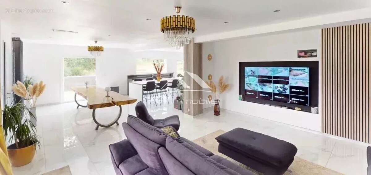 Maison à VEZENOBRES