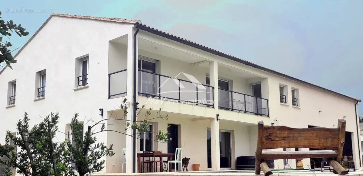 Maison à VEZENOBRES