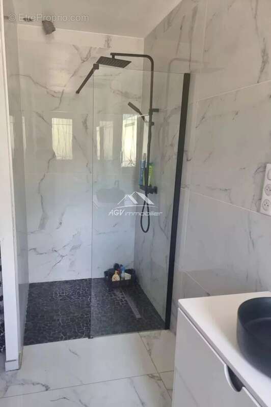 Maison à VEZENOBRES