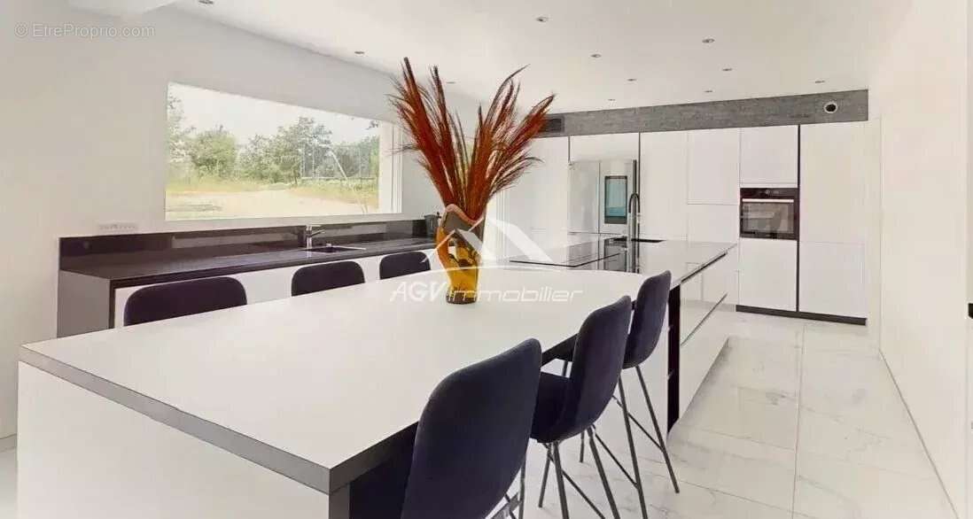 Maison à VEZENOBRES