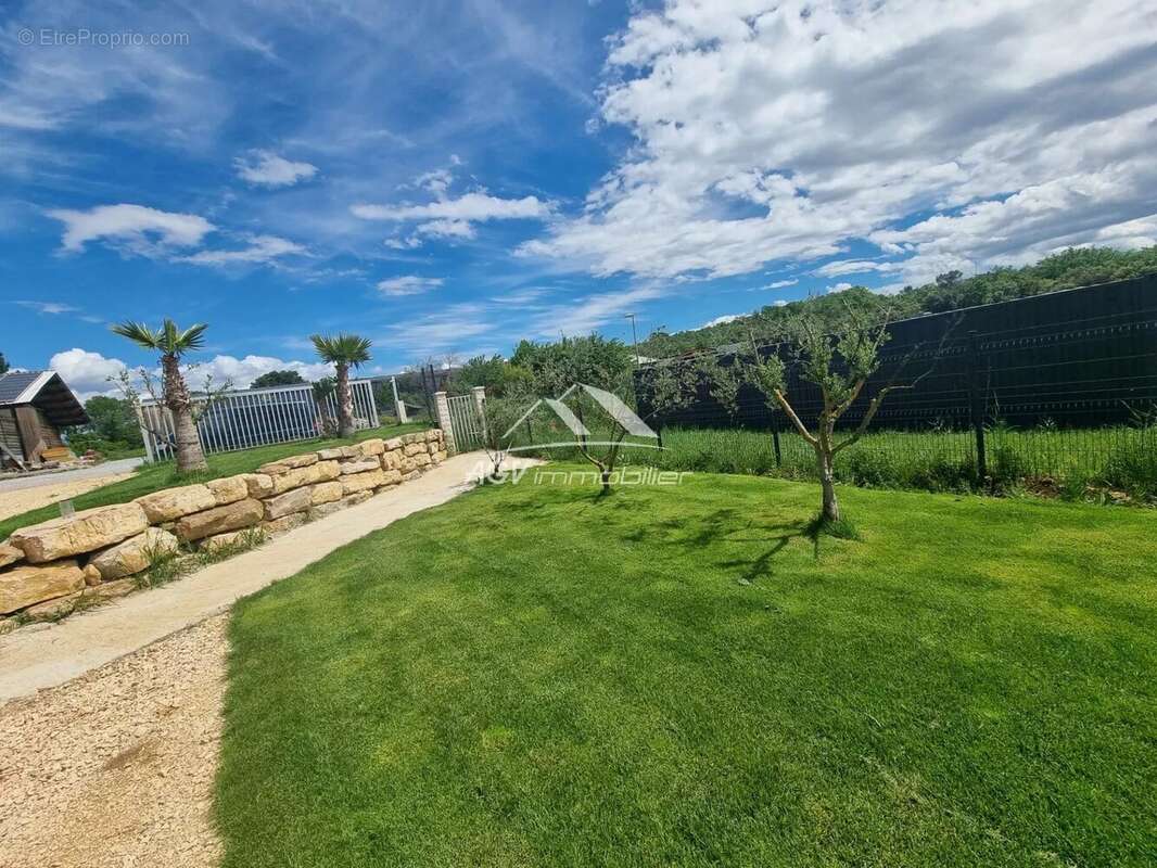 Maison à VEZENOBRES