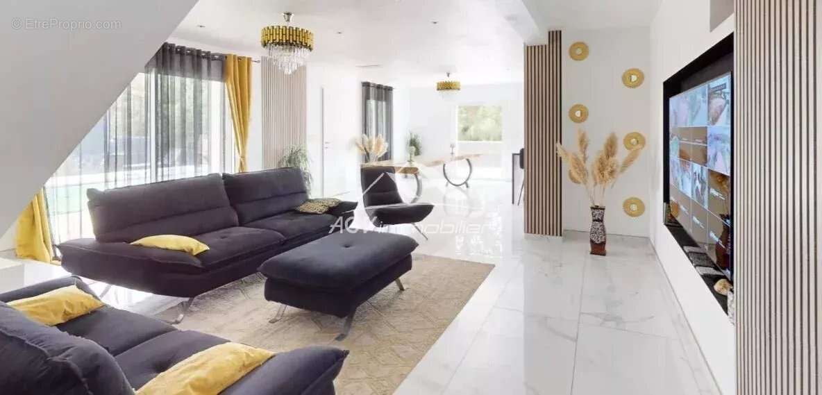 Maison à VEZENOBRES