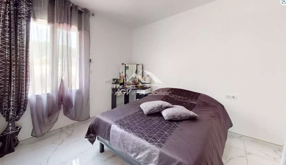 Maison à VEZENOBRES