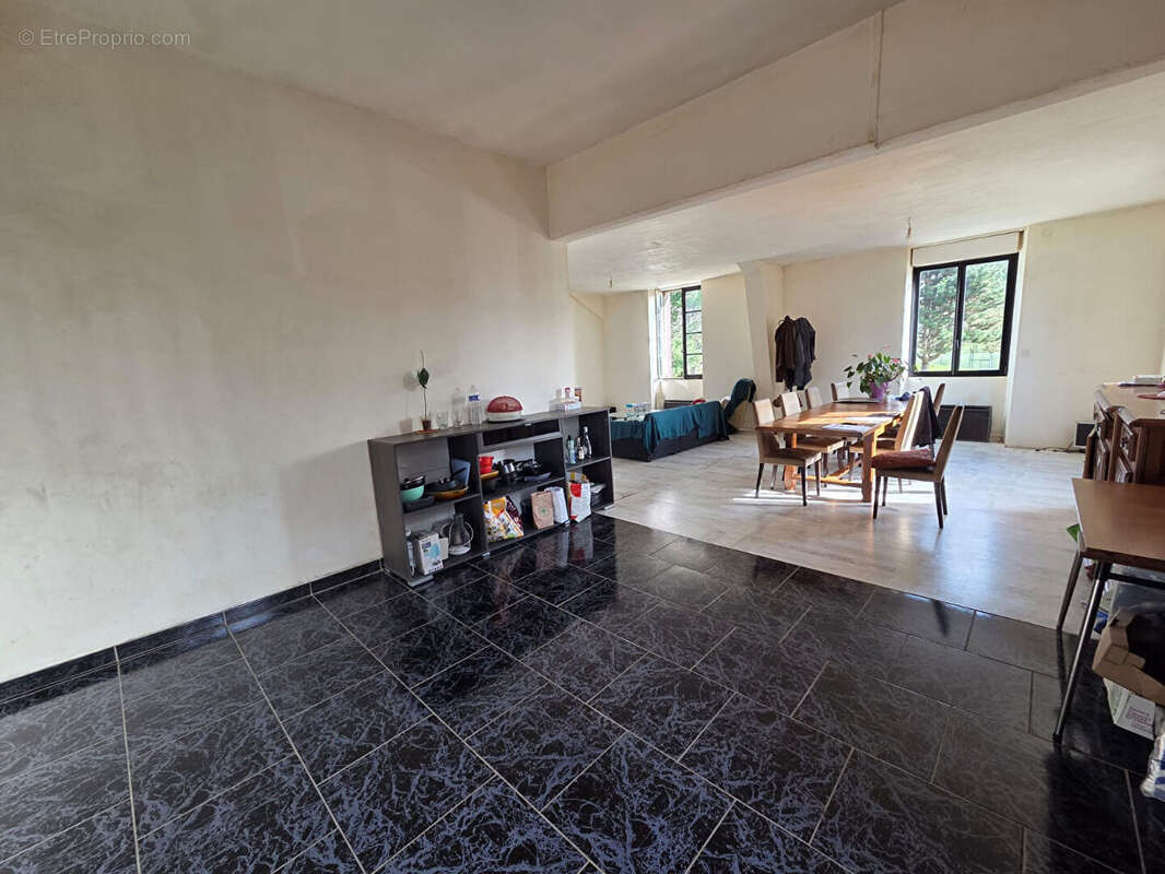 Appartement à BRECEY