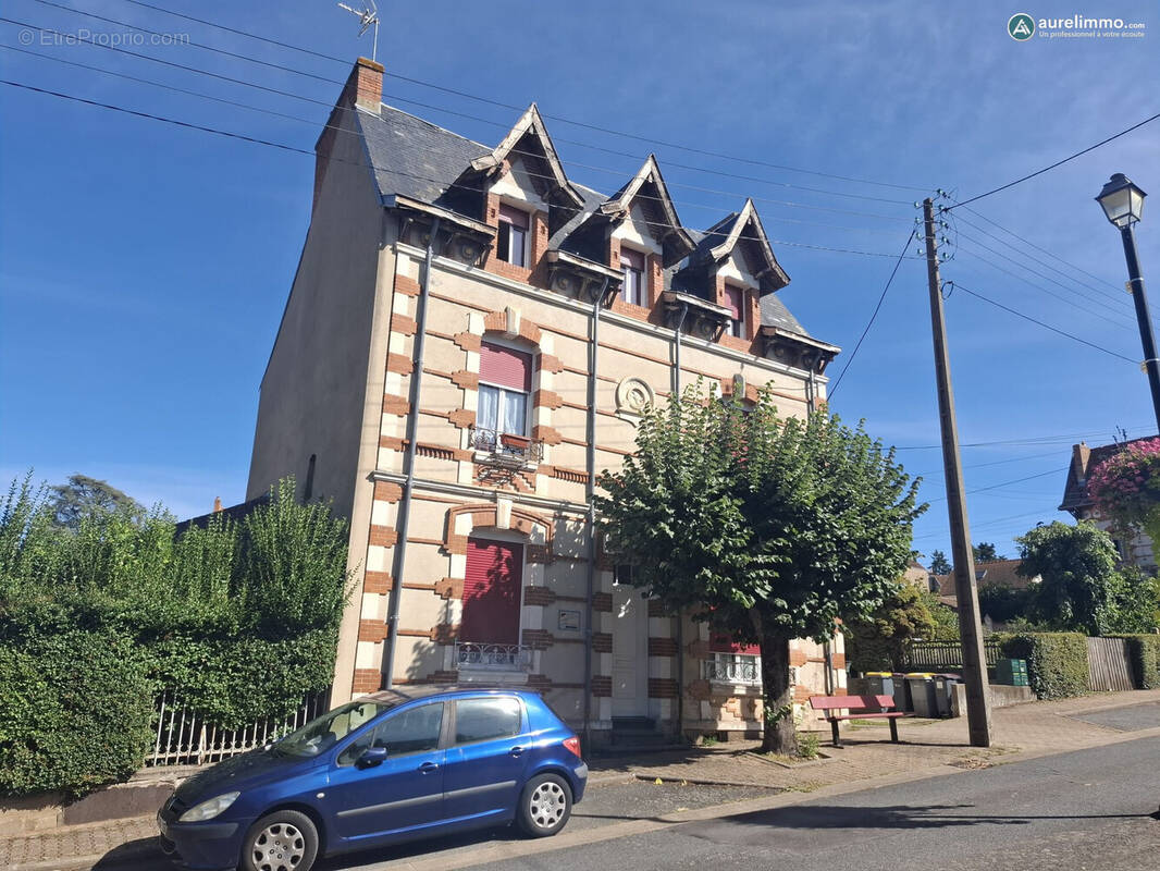 Appartement à NERIS-LES-BAINS
