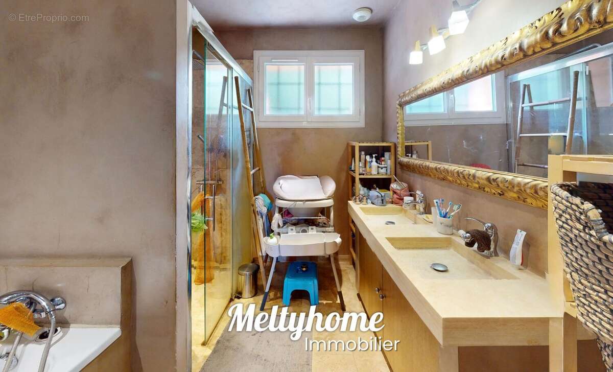 Maison à MONDEVILLE