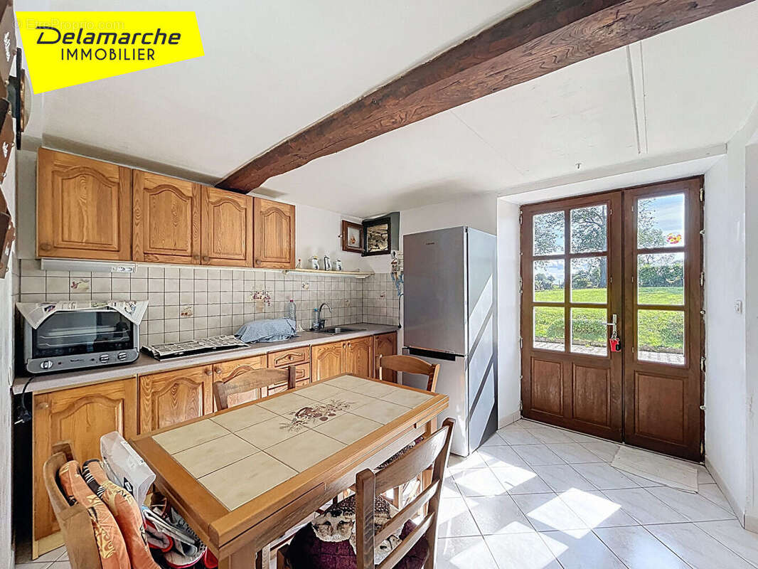 Maison à SAINT-DENIS-LE-VETU