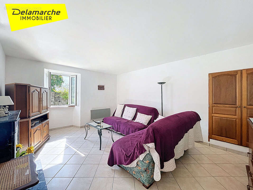 Maison à SAINT-DENIS-LE-VETU