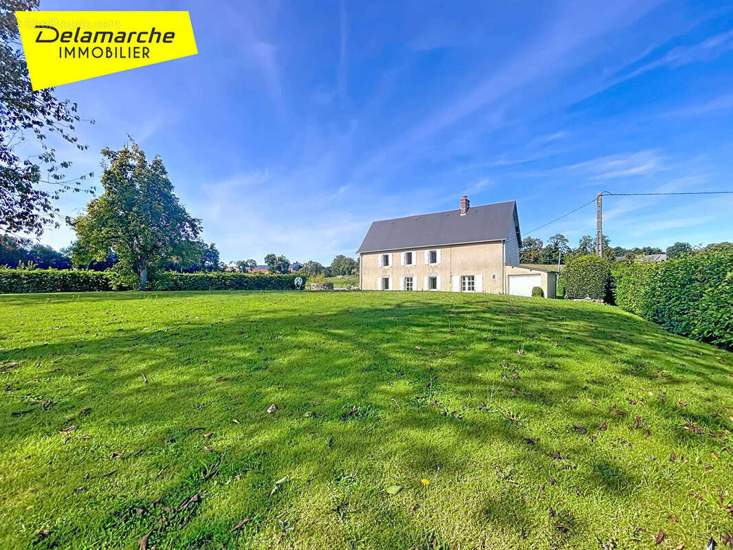 Maison à SAINT-DENIS-LE-VETU