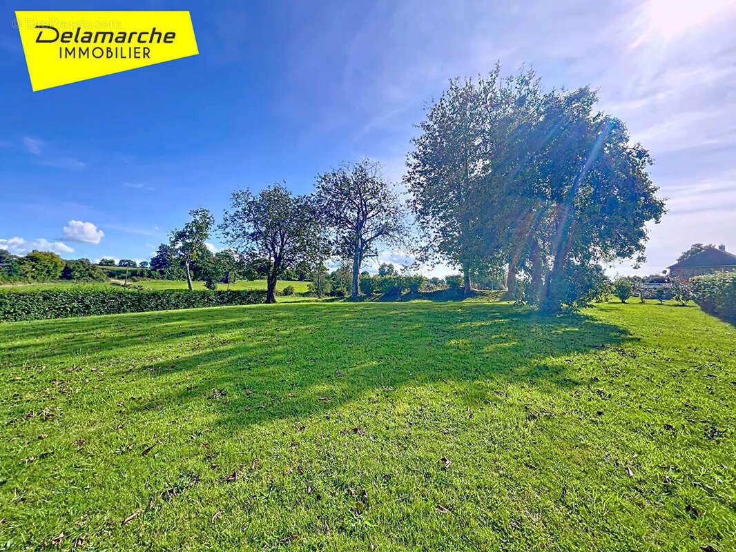 Maison à SAINT-DENIS-LE-VETU