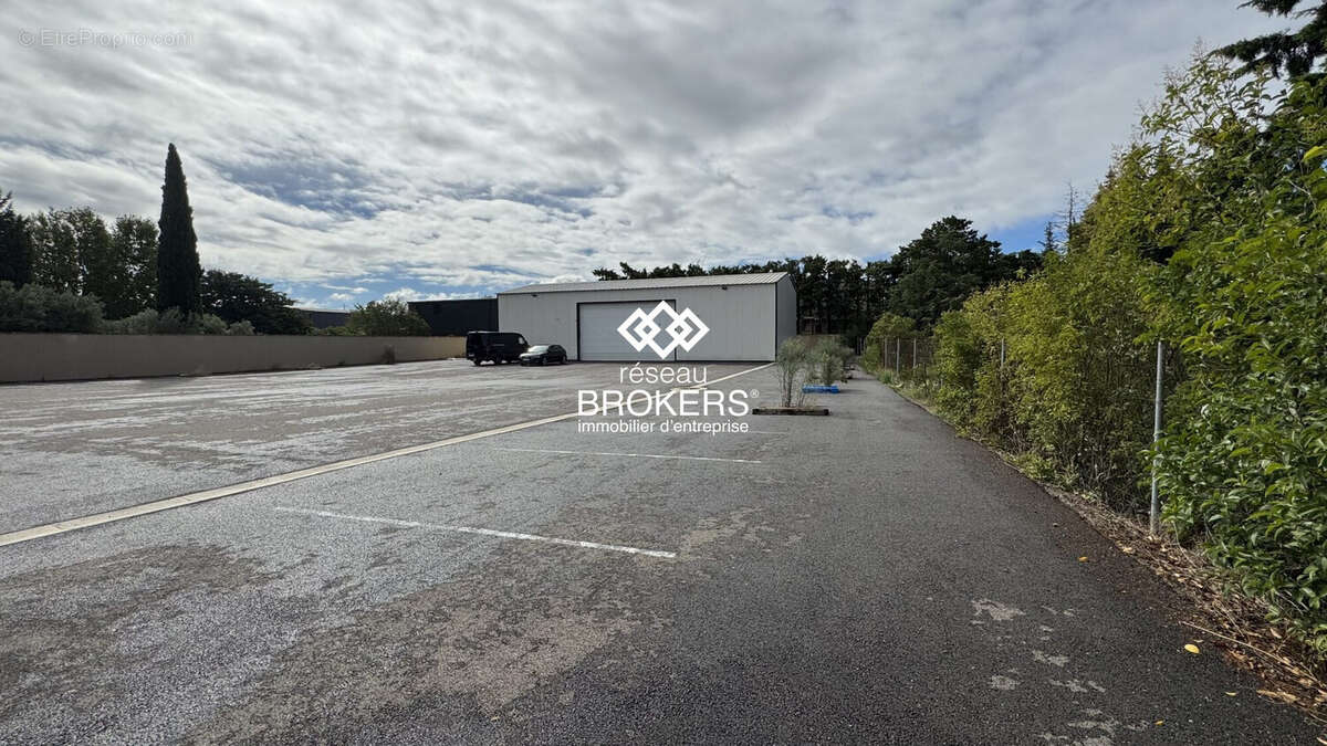 Commerce à CHATEAURENARD