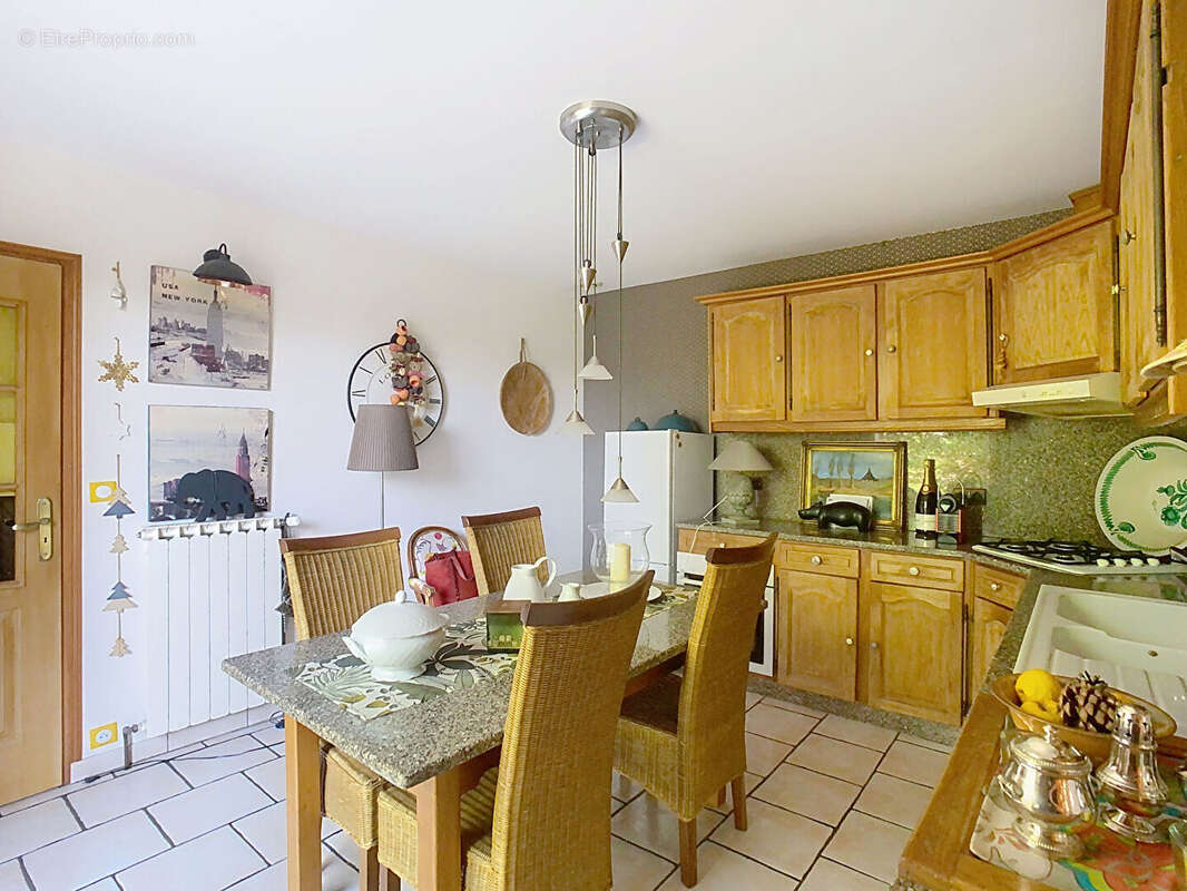 Maison à CONDAT-SUR-VIENNE