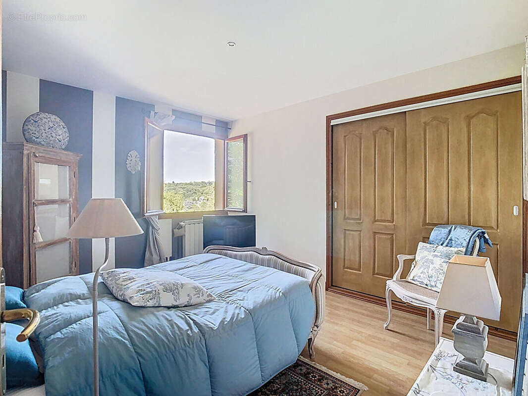 Maison à CONDAT-SUR-VIENNE