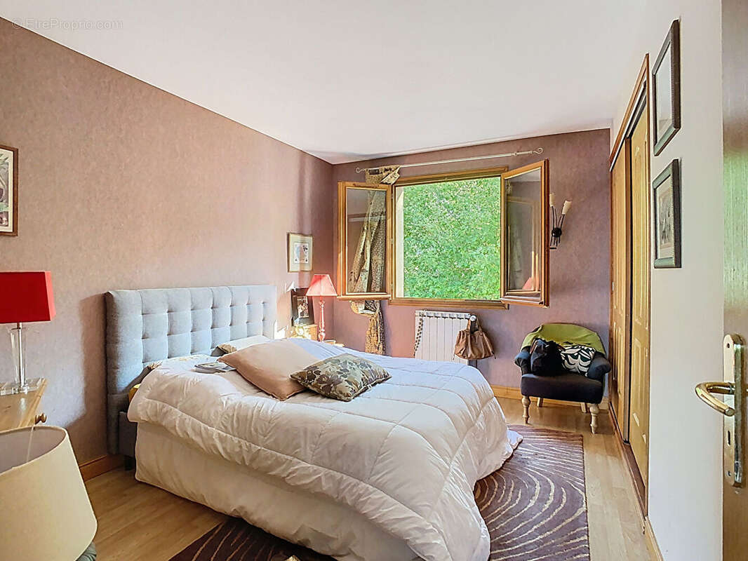 Maison à CONDAT-SUR-VIENNE