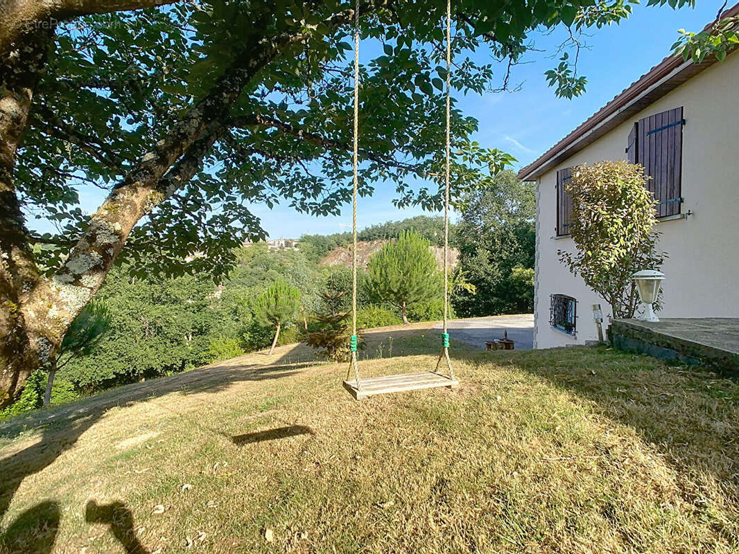 Maison à CONDAT-SUR-VIENNE