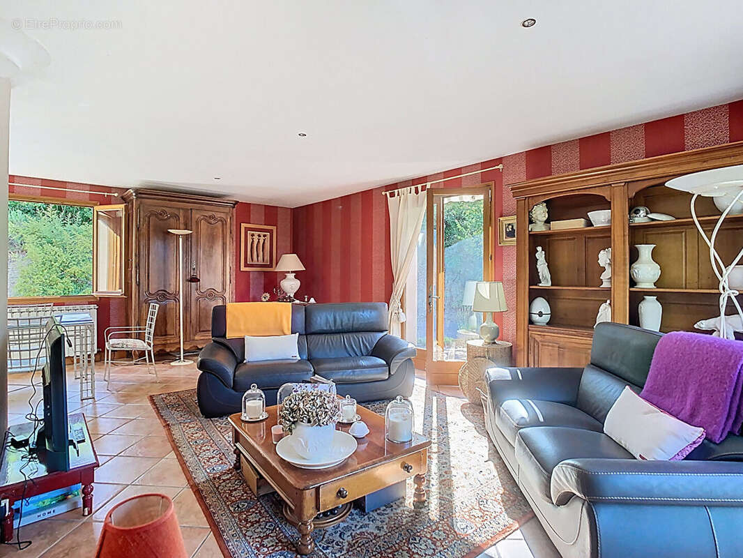 Maison à CONDAT-SUR-VIENNE