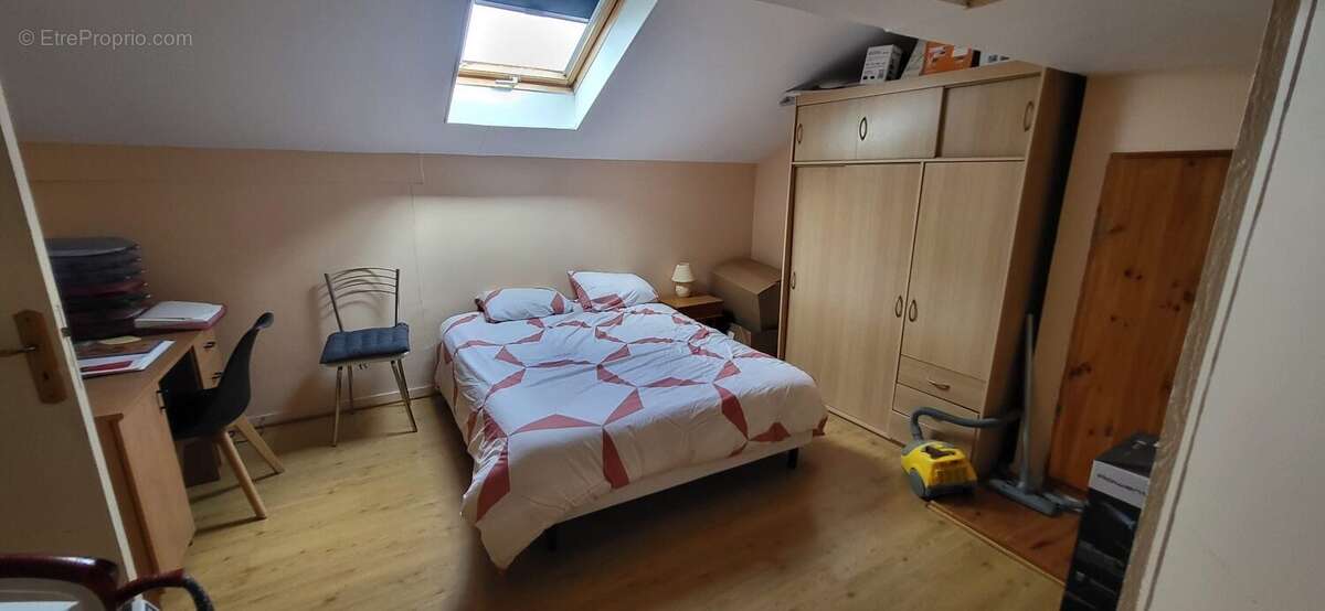 Maison à LES CLAYES-SOUS-BOIS