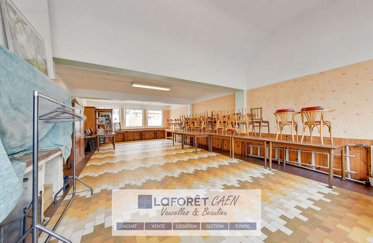 Commerce à BRETTEVILLE-SUR-LAIZE