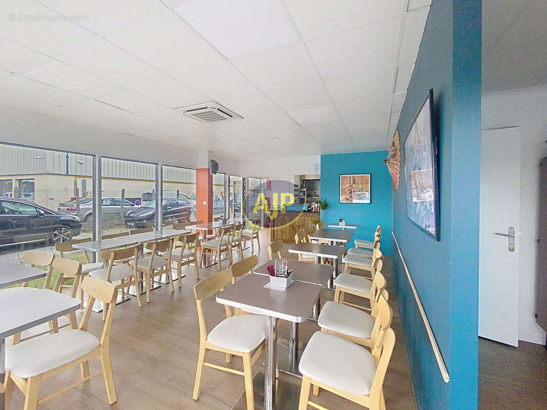 Commerce à LE HAILLAN